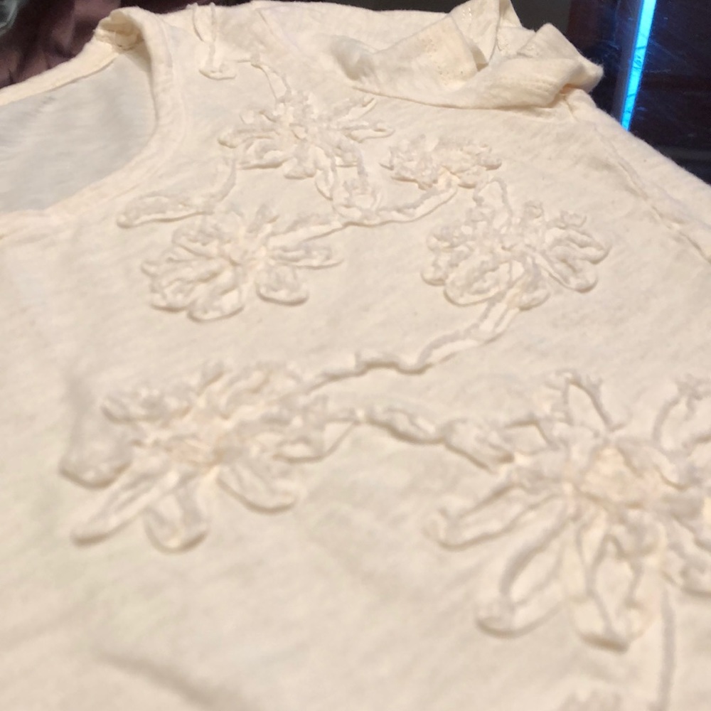 Ivory Charlotte Russe top - Picture 3 of 3